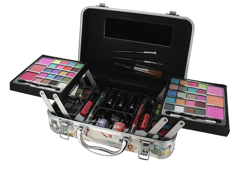 BR Carry All Trunk Train Case Make Up Set Artist Design (Creamy)